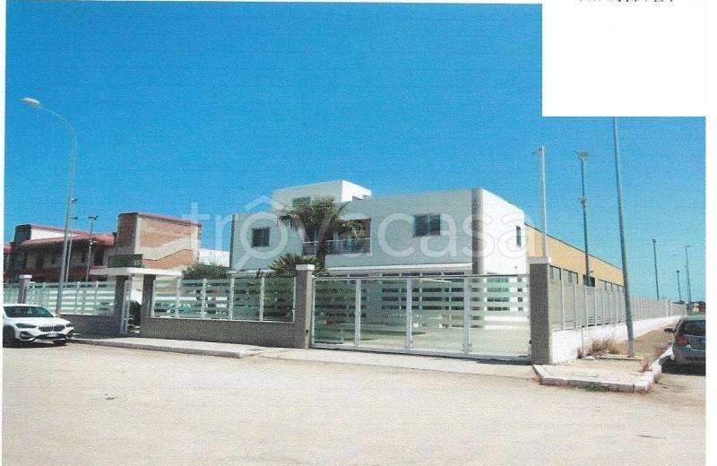 locale commerciale in vendita a Trinitapoli