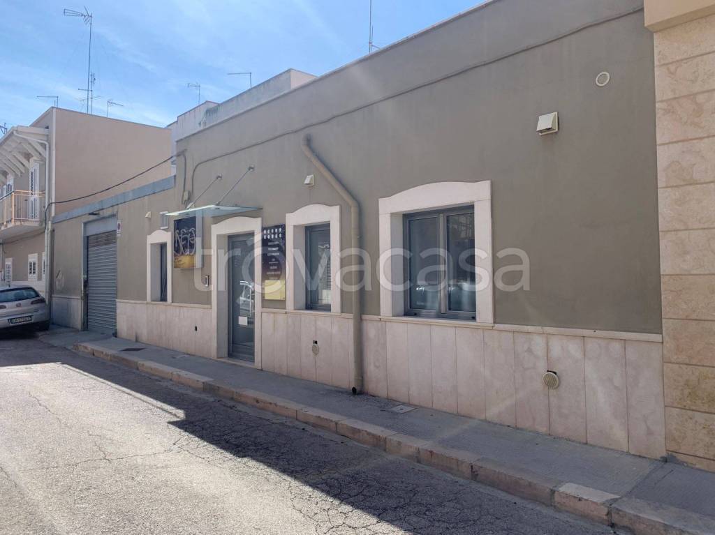 negozio in vendita a Trinitapoli