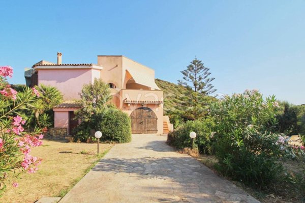 casa indipendente in vendita ad Arbus