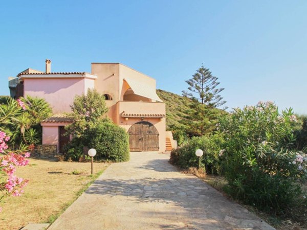 casa indipendente in vendita ad Arbus