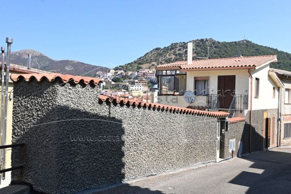 casa indipendente in vendita ad Arbus