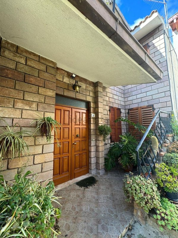 pentavano in vendita ad Arbus