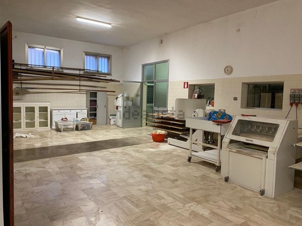 locale commerciale in vendita a Barrali