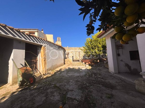 casa indipendente in vendita a Barumini