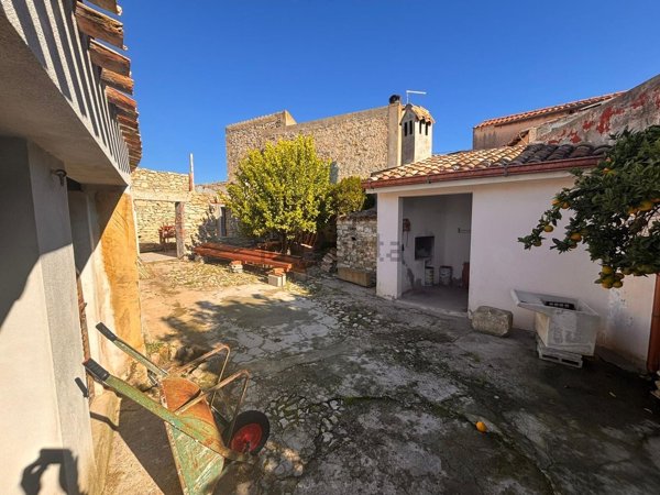 casa indipendente in vendita a Barumini