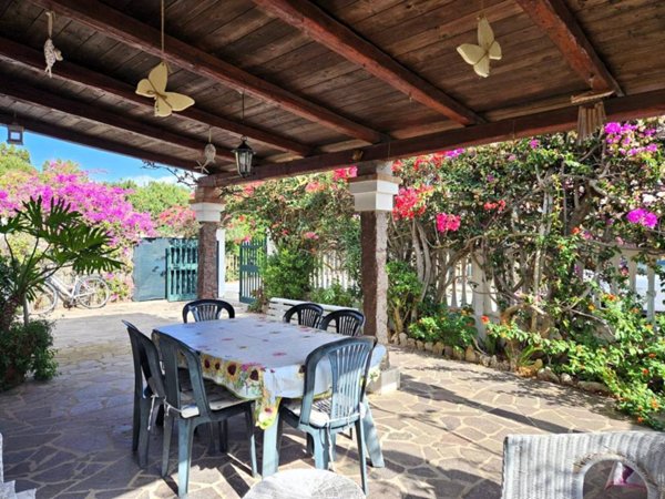 casa indipendente in vendita a Calasetta