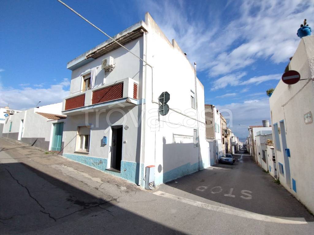 casa indipendente in vendita a Calasetta