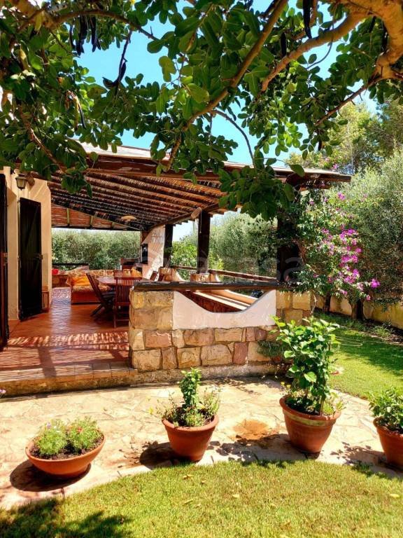 casa indipendente in vendita a Calasetta