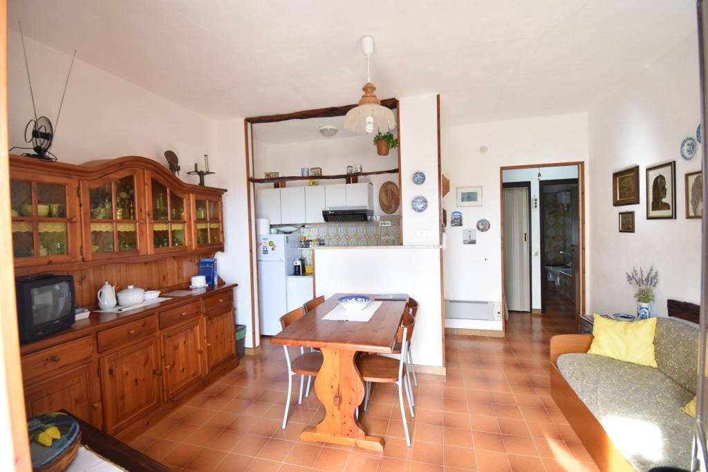 appartamento in vendita a Calasetta in zona Cussorgia