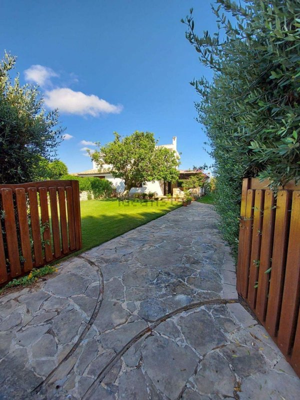casa indipendente in vendita a Calasetta