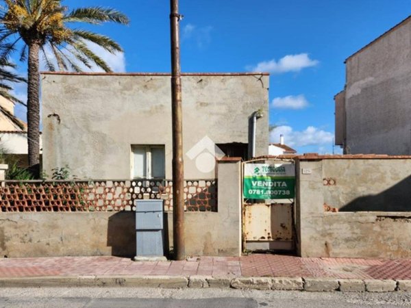 casa indipendente in vendita a Calasetta