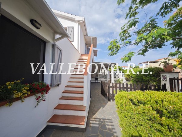 casa indipendente in vendita a Calasetta