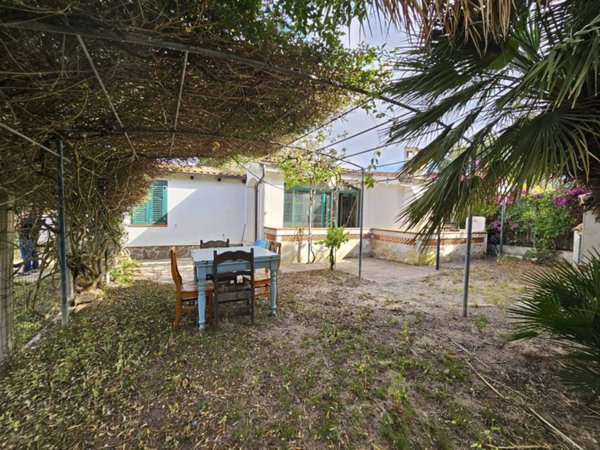 casa indipendente in vendita a Calasetta