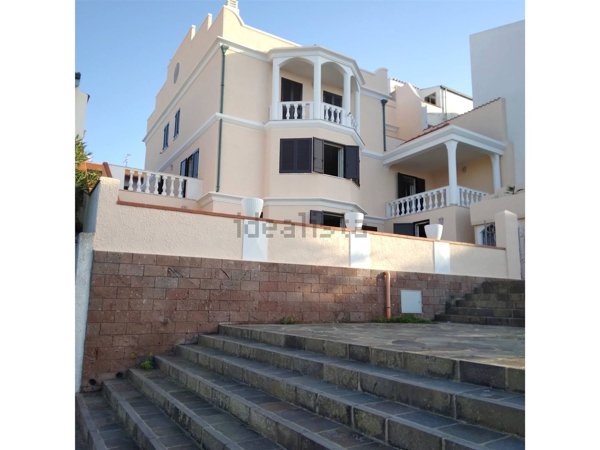 casa indipendente in vendita a Calasetta