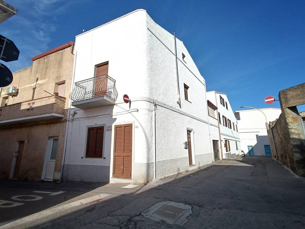 casa indipendente in vendita a Calasetta