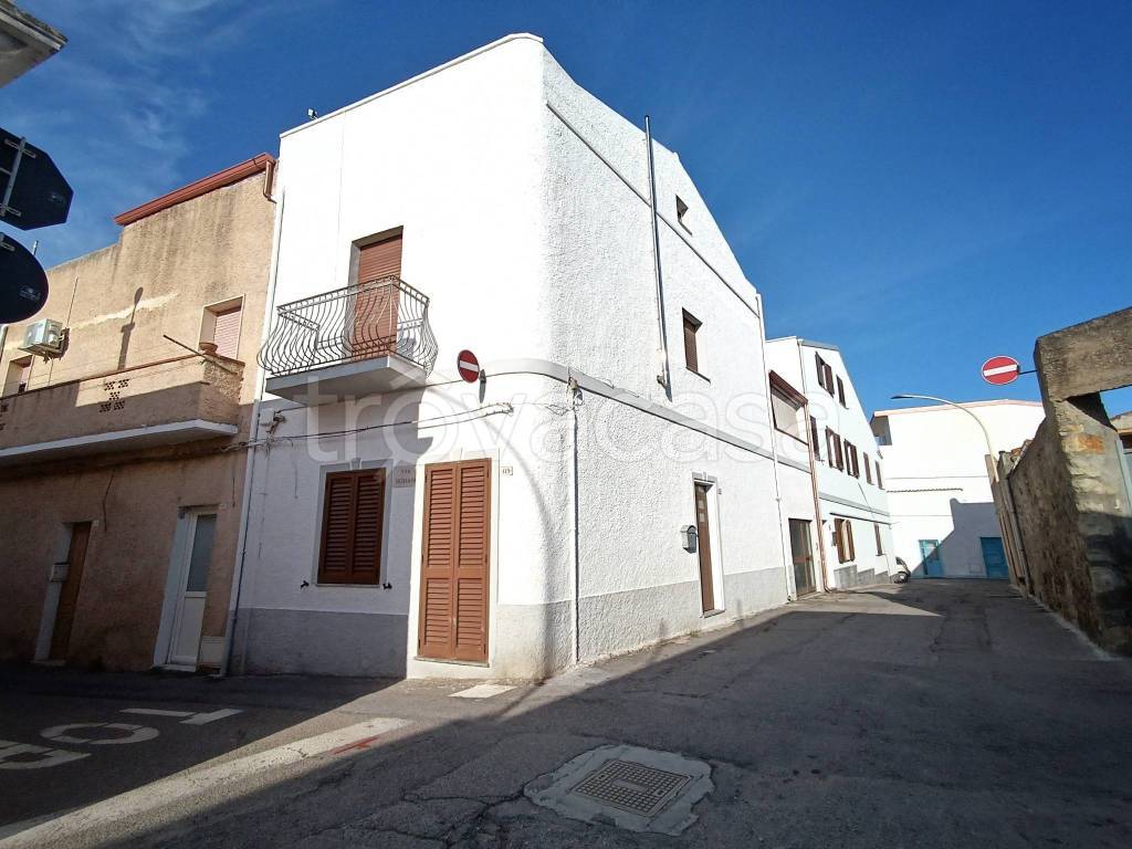 casa indipendente in vendita a Calasetta