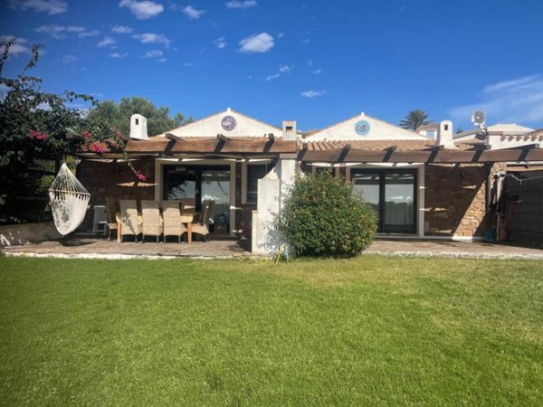 casa indipendente in vendita a Calasetta