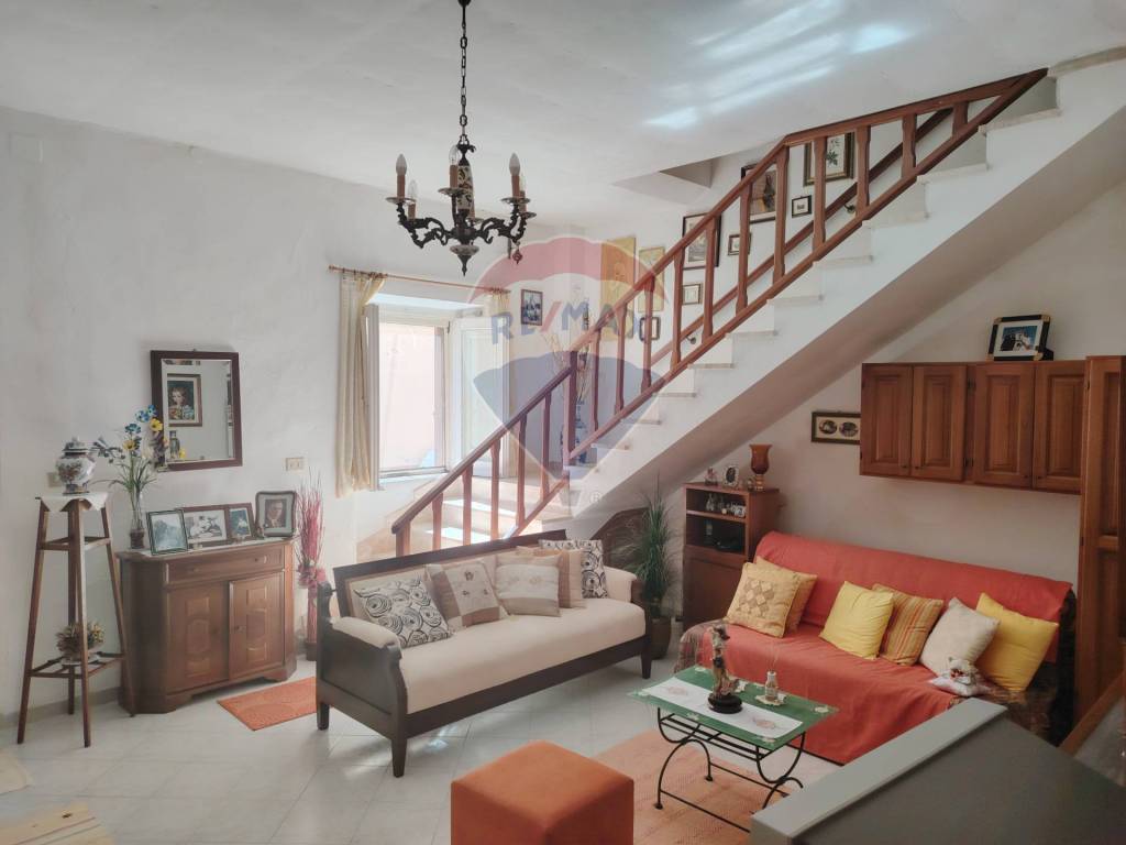 casa indipendente in vendita a Calasetta