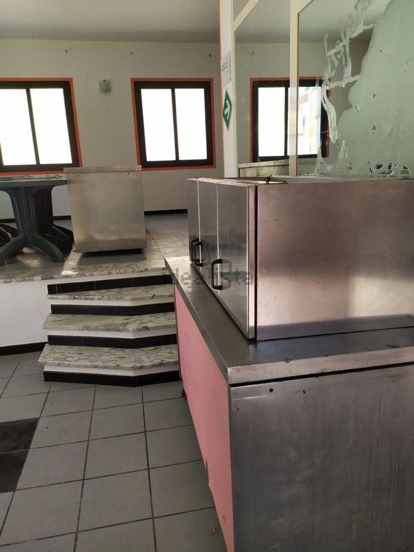 locale commerciale in vendita a Calasetta