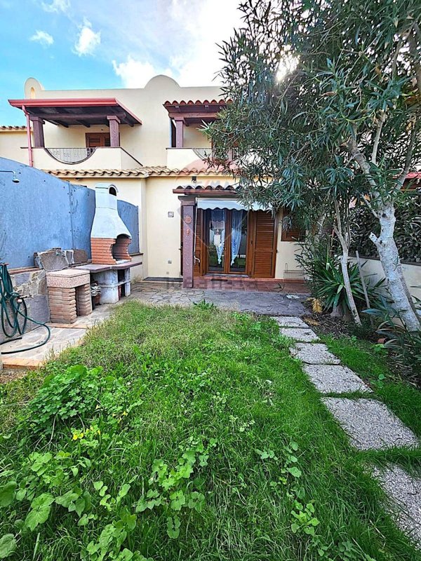 casa indipendente in vendita a Calasetta