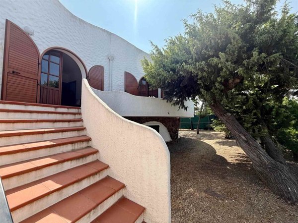 casa indipendente in vendita a Calasetta