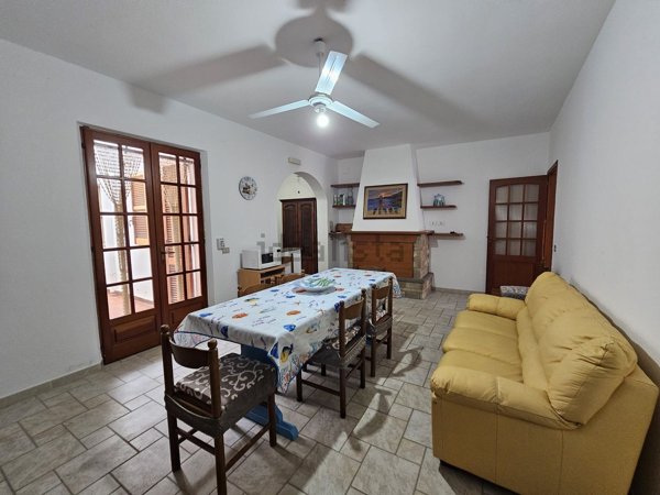 casa indipendente in vendita a Calasetta