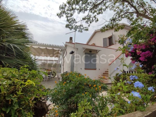 casa indipendente in vendita a Calasetta