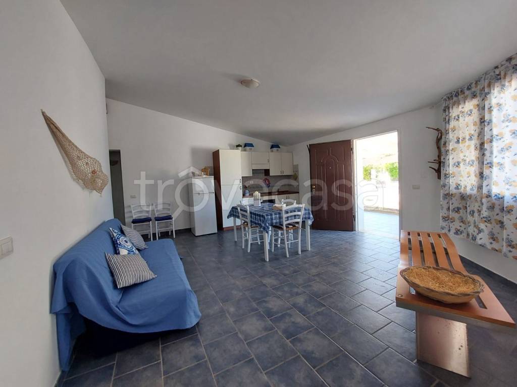 casa indipendente in vendita a Calasetta