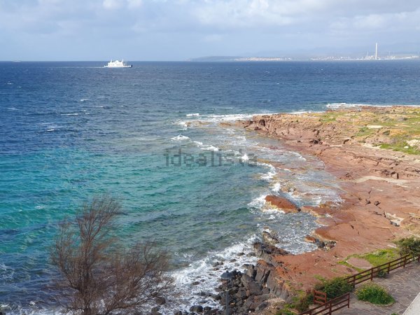 casa indipendente in vendita a Calasetta