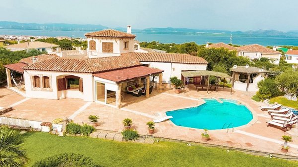 casa indipendente in vendita a Calasetta