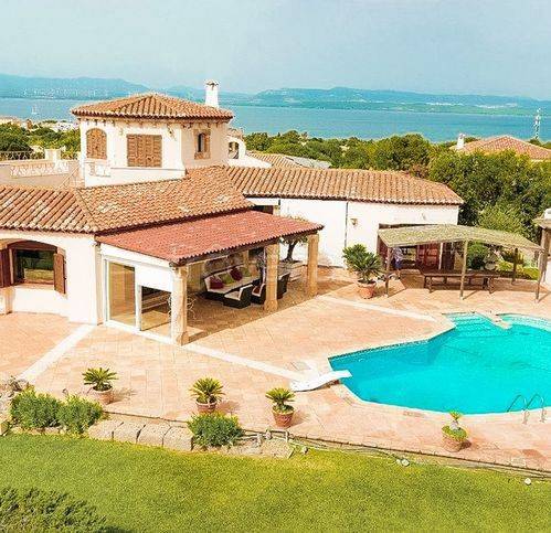 casa indipendente in vendita a Calasetta