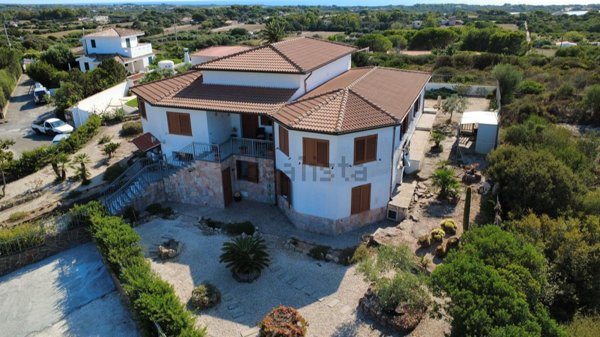 casa indipendente in vendita a Calasetta