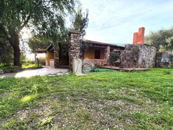 casa indipendente in vendita a Calasetta