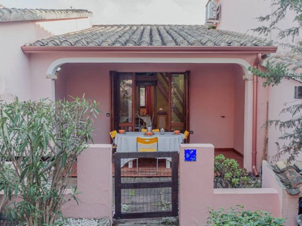 casa indipendente in vendita a Calasetta