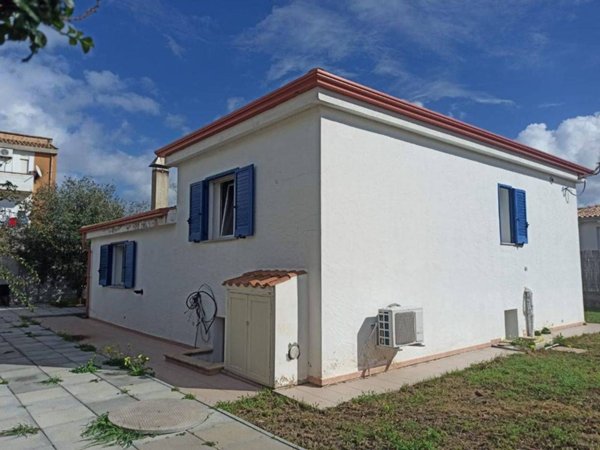casa indipendente in vendita a Calasetta