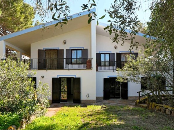 casa indipendente in vendita a Calasetta