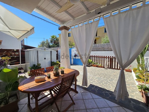 casa indipendente in vendita a Calasetta