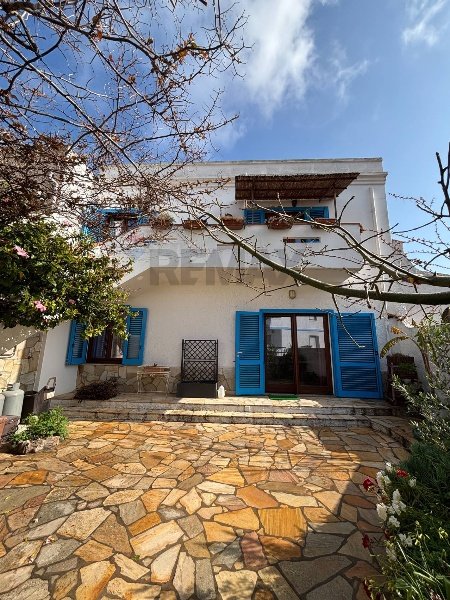 casa indipendente in vendita a Calasetta