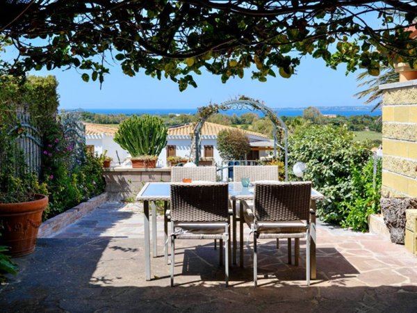 casa indipendente in vendita a Calasetta