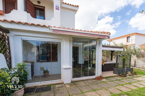 casa indipendente in vendita a Calasetta