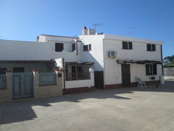 casa indipendente in vendita a Calasetta