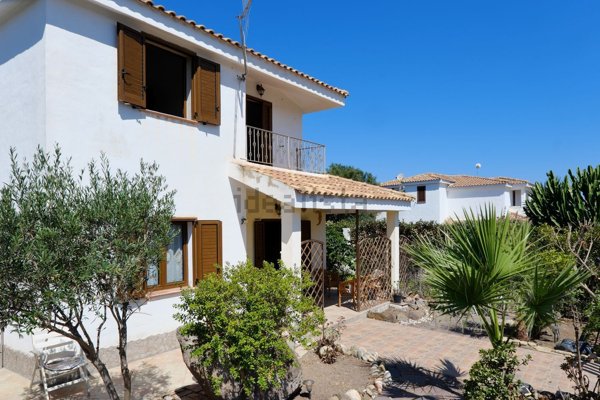 casa indipendente in vendita a Calasetta