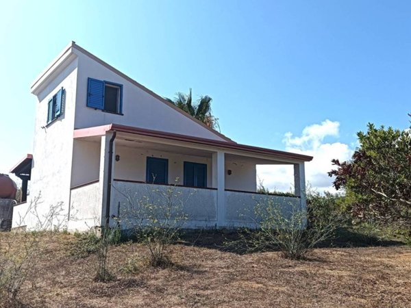 casa indipendente in vendita a Calasetta