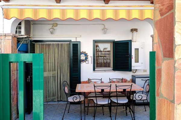 casa indipendente in vendita a Calasetta