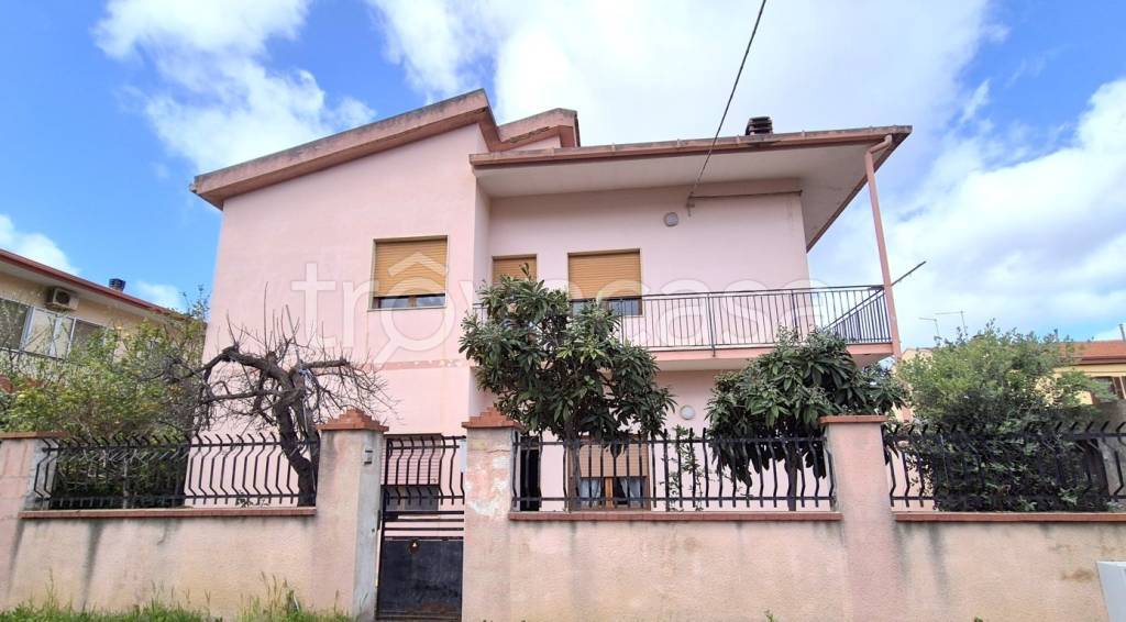 casa indipendente in vendita a Carbonia