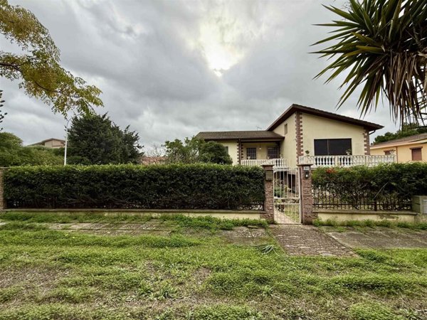 casa indipendente in vendita a Carbonia