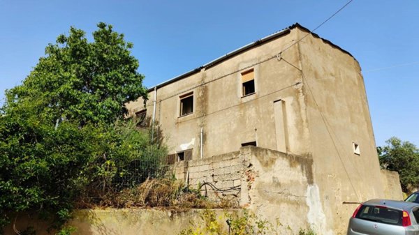 casa indipendente in vendita a Carbonia