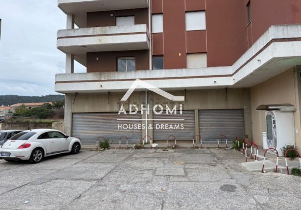 locale commerciale in vendita a Carbonia