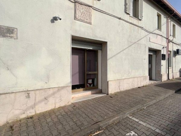 negozio in vendita a Carbonia in zona Bacu Abis