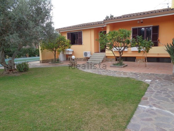 casa indipendente in vendita a Carbonia